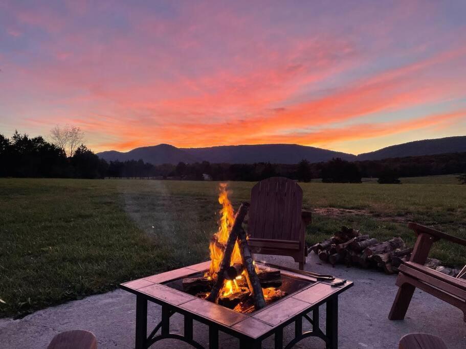 Holly Tree Retreat Located In Beautiful Luray, Va. Villa Eksteriør bilde